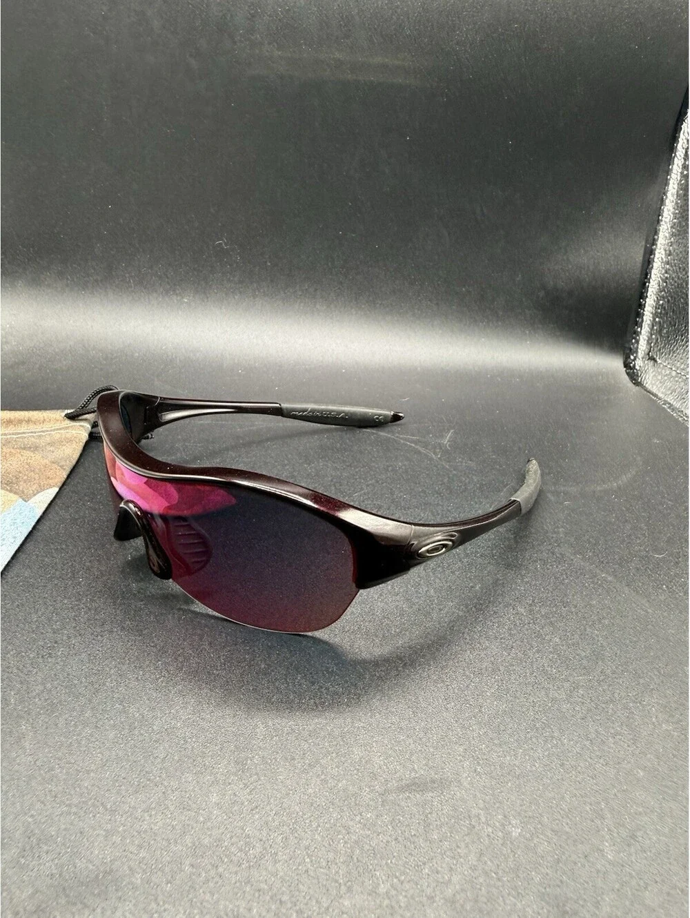 Oakley Endure Pace Damson/+Red Iridium Lenses 09-800